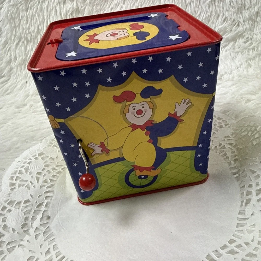 Schylling Jester Jack in the Box Musical Toy Pop Goes the Weasel Working 5.5